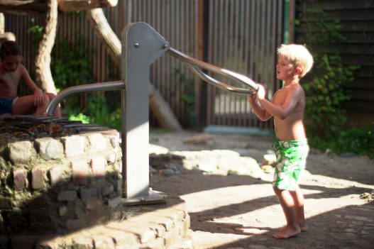 wega-natuurkampeerterrein-weert-camping-kempenbroek-kamperen-vakantie-met-kinderen-kindvriendelijk-mooi-terrein-ruime-plaatsen-waterpomp